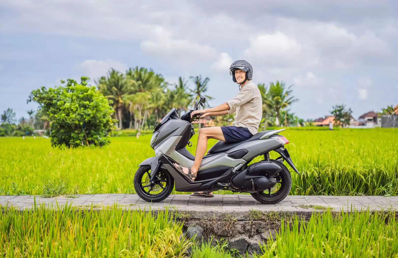 Scooter Ride through Rice Fields & Hidden Hills