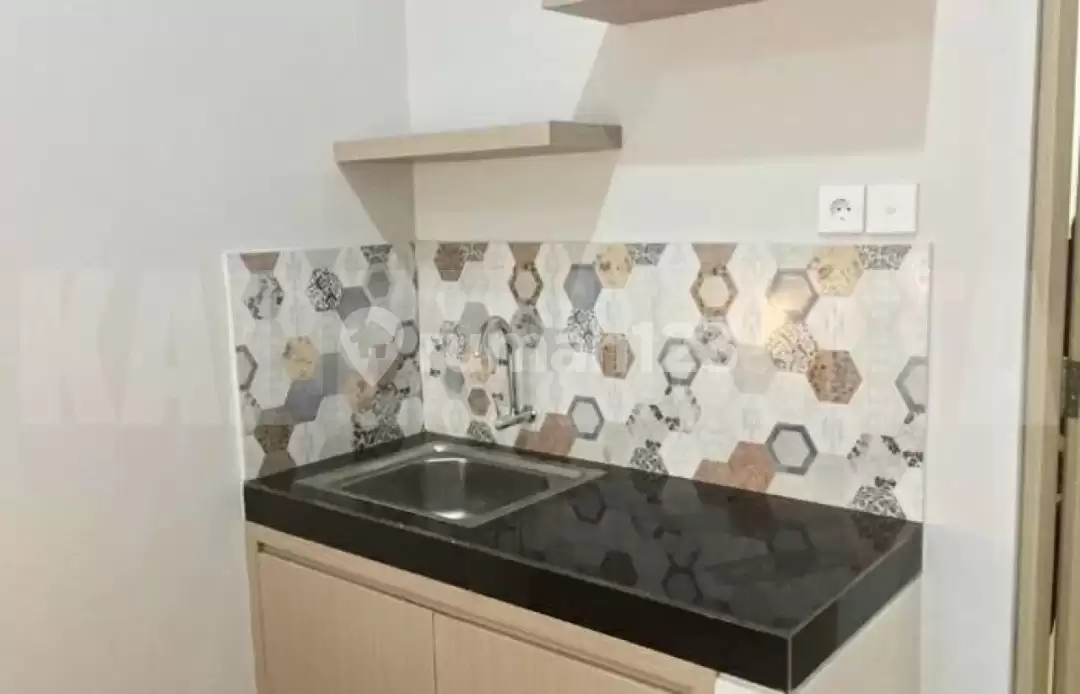 Dijual Kos/Apartemen Elite 3 Lantai di Jalan Raya Kuta – Full Furnished & SHM