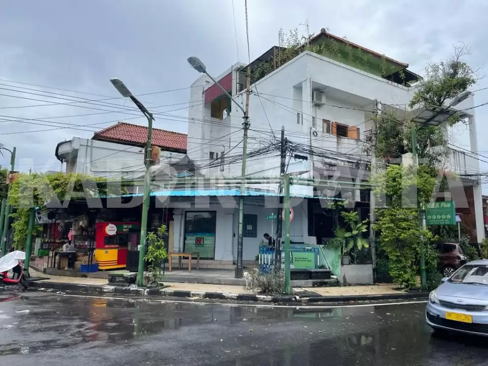 Dijual Ruko 3 Lantai di Jalan Pantai Kuta – Lokasi Strategis Hook