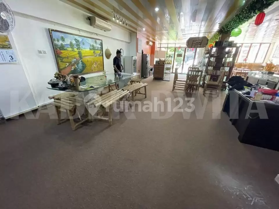 Dijual Ruko 3 Lantai Ex-Restoran di Jalan Raya Tuban – Kuta, Dekat Bandara Ngurah Rai