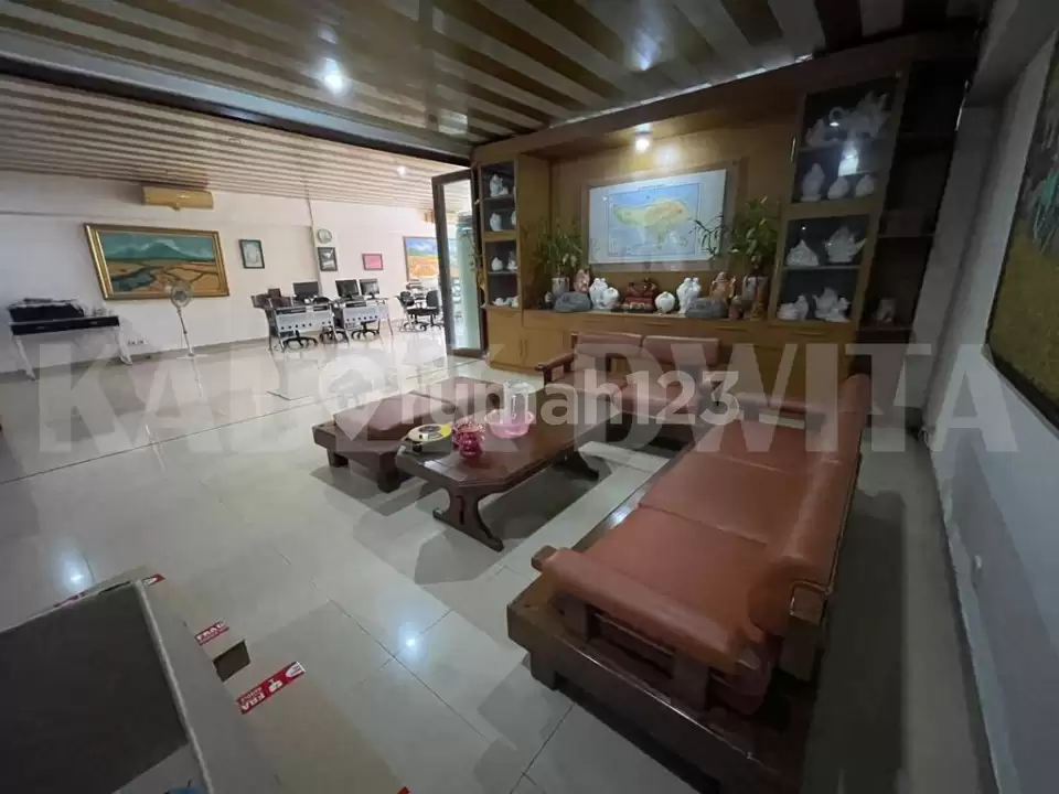 Dijual Ruko 3 Lantai Ex-Restoran di Jalan Raya Tuban – Kuta, Dekat Bandara Ngurah Rai