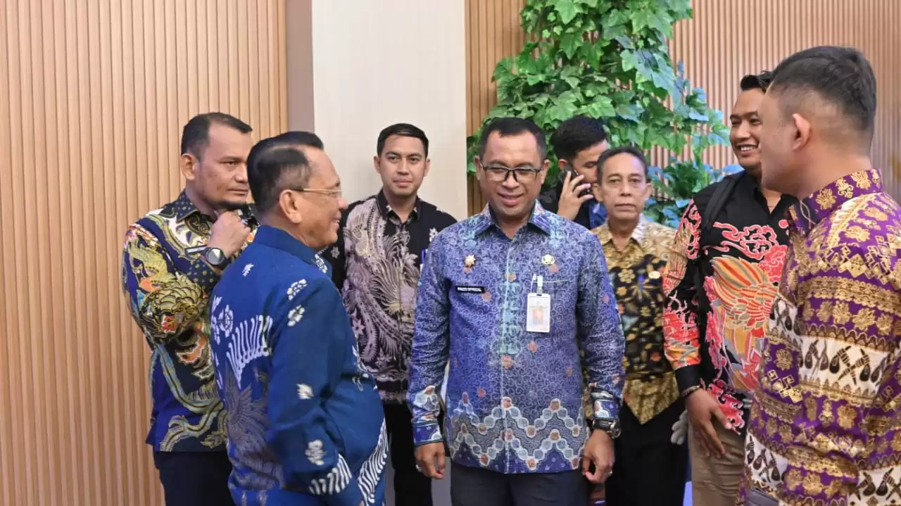 Bupati Rohil Hadiri Rakor Bersama Wamendagri Bima Arya, Bahas Serapan APBD dan Pengendalian Inflasi
