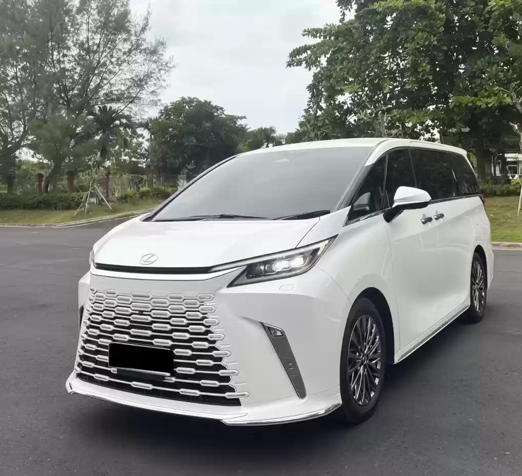 Lexus LM350h – Mobil Mewah untuk Perjalanan Nyaman di Bali