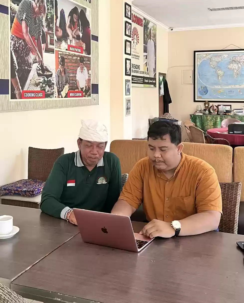 Mengenang Bapak Mangku Kandia Api yang Menyalakan Semangat Jasa Web Creator