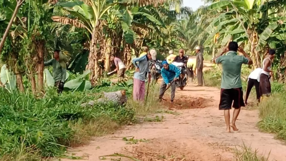 Warga Labuhan Tangga Hilir Harap Jalan Sempurna Segera Dibangun