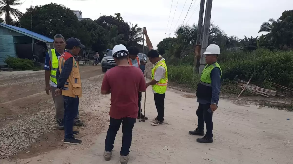 Sinergi Pusat dan Daerah, Peningkatan Jalan Berkat di Rohil Tuntas, Bupati Bistamam: Manfaatnya Sudah Dirasakan Warga