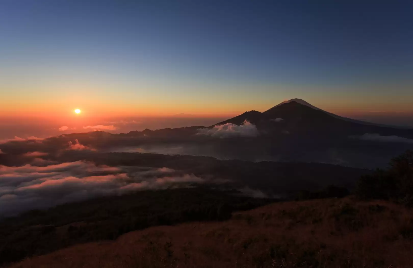 Ascension du Mont Batur au Lever du Soleil
