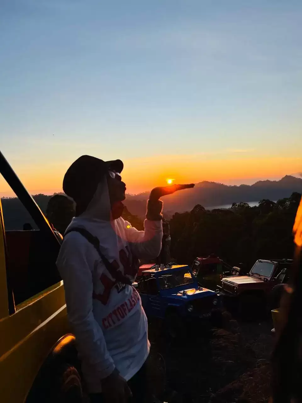 Jeep Batur Sunrise & Black Lava Tour with Breakfast