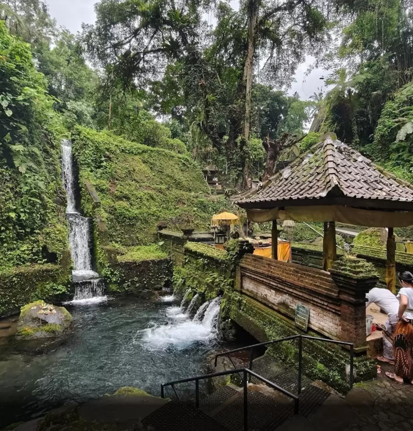 Body Cleansing Purification in Mengening Holy Spring