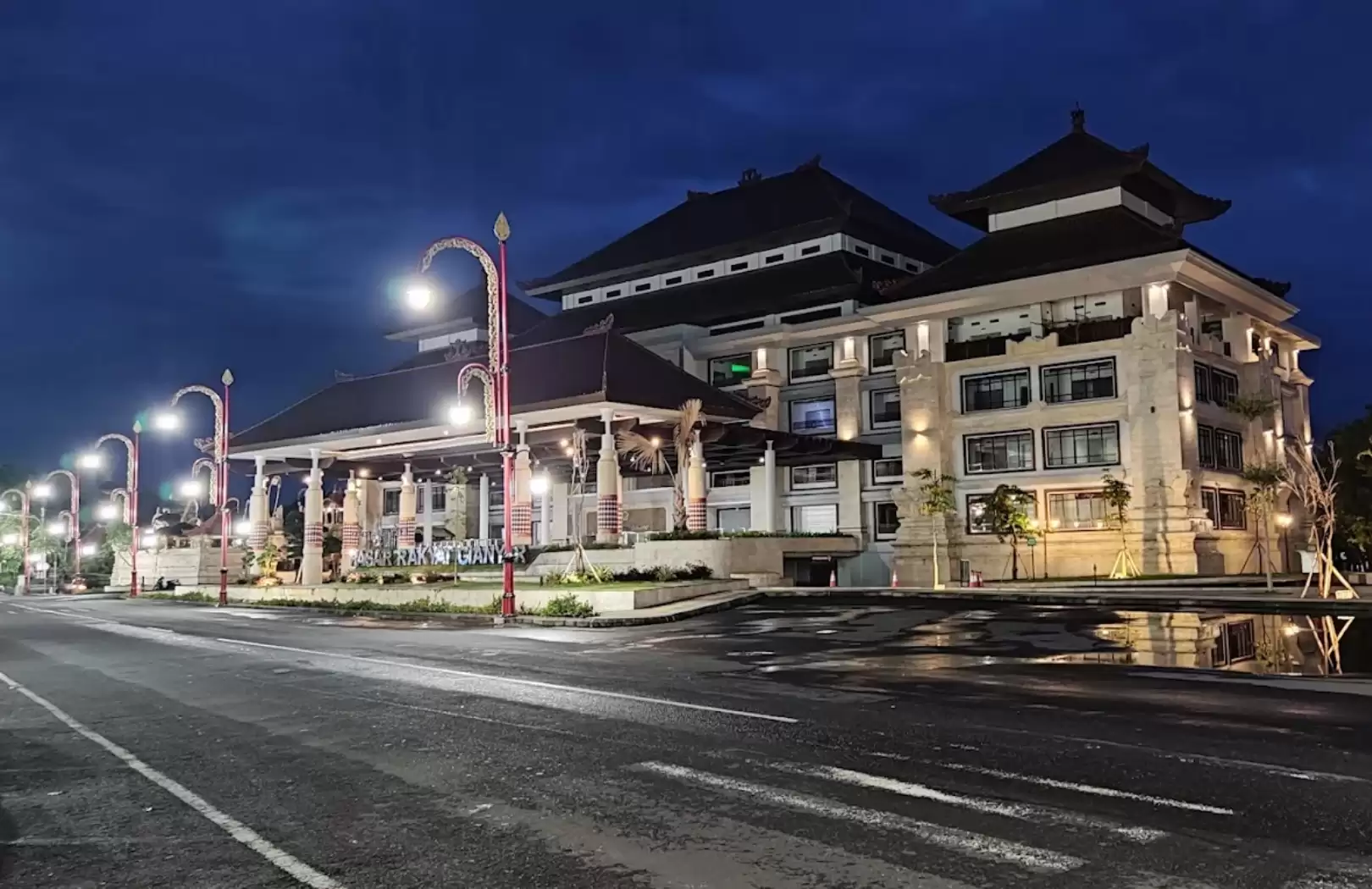 Project Pasar Umum Gianyar - Elevator & Escalator Installation