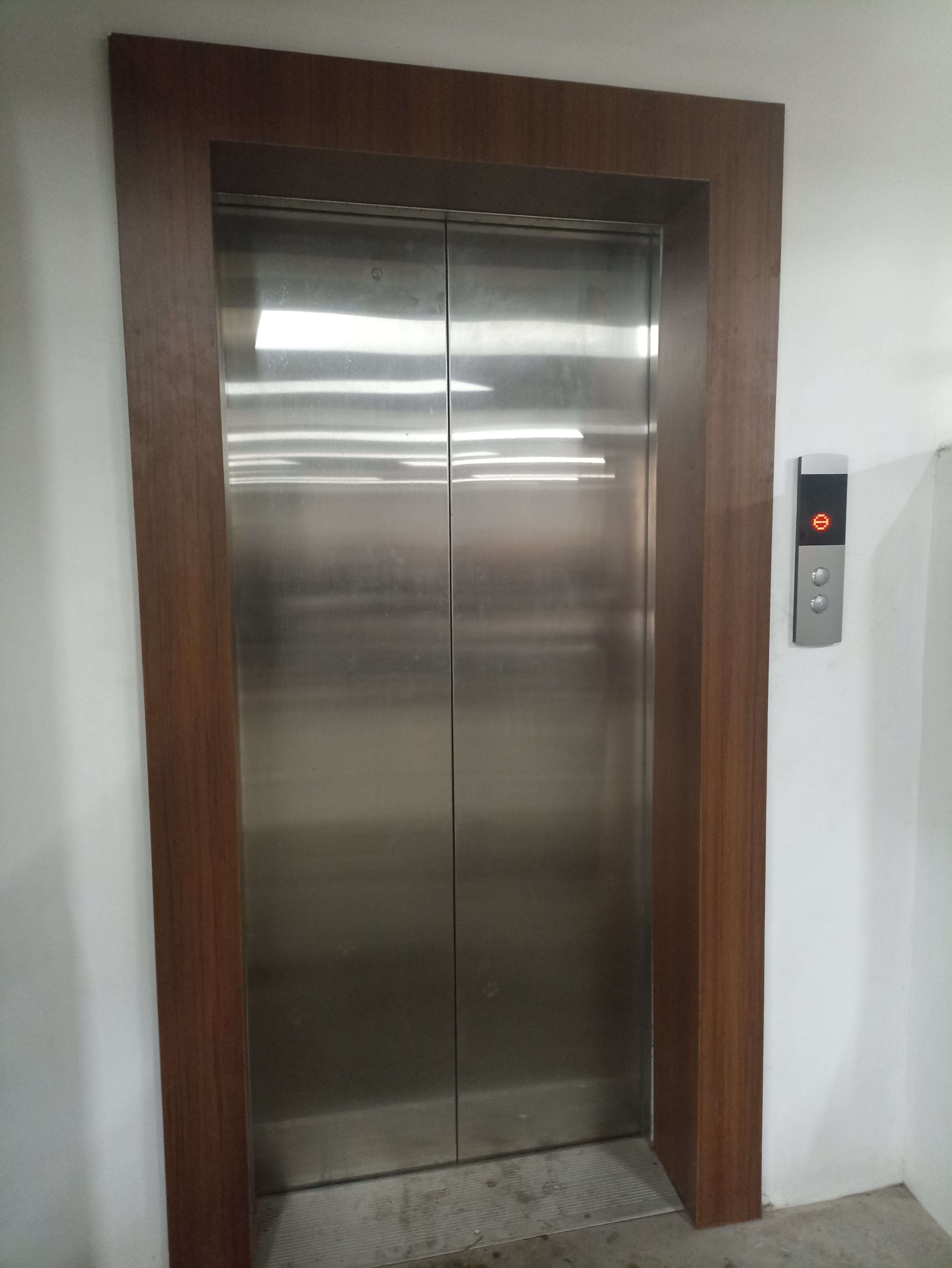 Project Pasar Umum Gianyar - Elevator & Escalator Installation