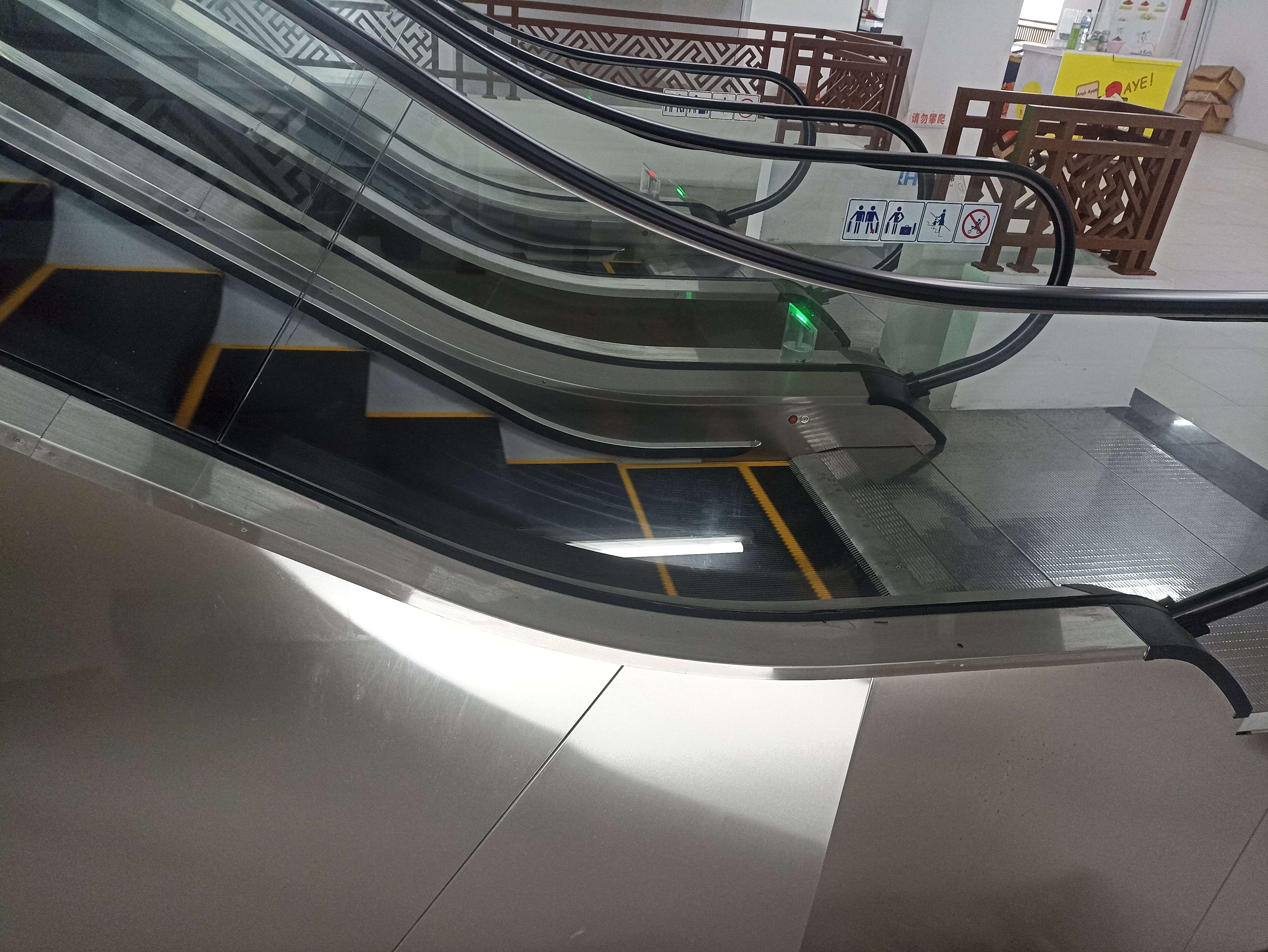 Project Pasar Umum Gianyar - Elevator & Escalator Installation