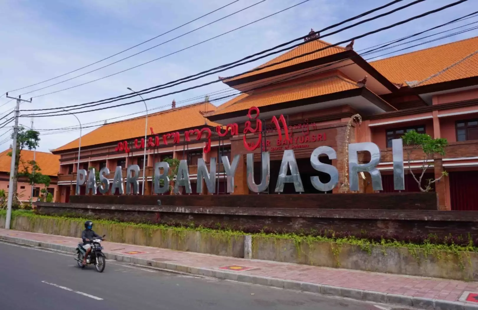 Project Pasar Banyuasri Singaraja - Elevator & Escalator Installation