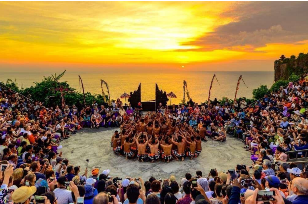 Paket Tour Keluarga 2H 1M Gold
