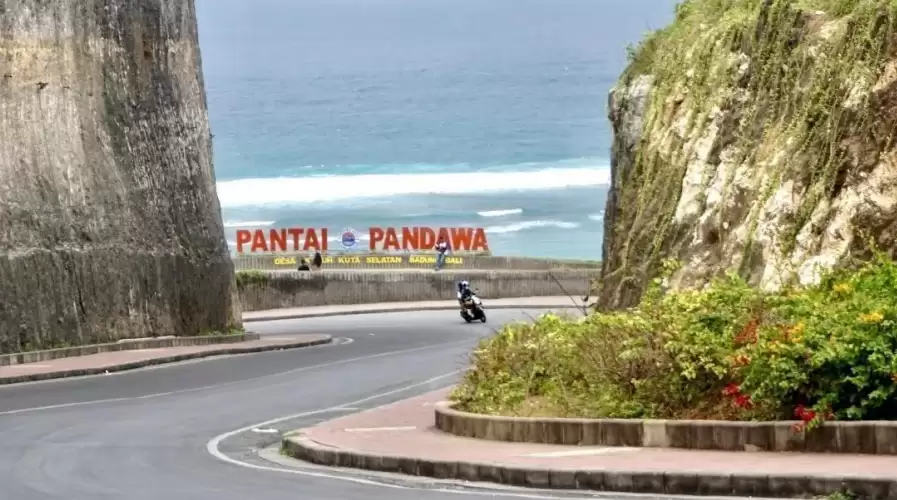 Paket Tour Keluarga 2H 1M Silver
