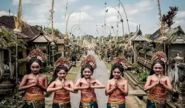 Paket Tour Keluarga 2H 1M Platinum