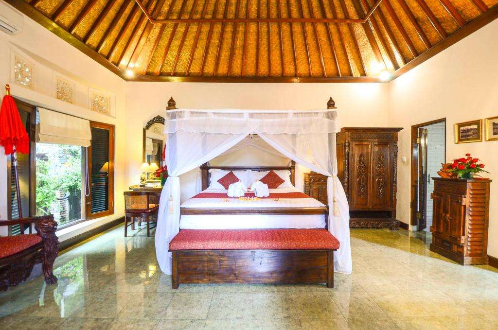 Tirta Ayu Hotel and Restaurant