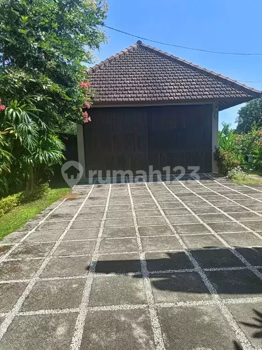 Villa Mewah 3 Kamar Tidur dengan Green dan Ocean View di Lovina