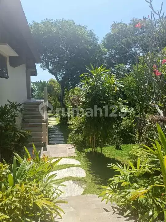 Villa Mewah 3 Kamar Tidur dengan Green dan Ocean View di Lovina
