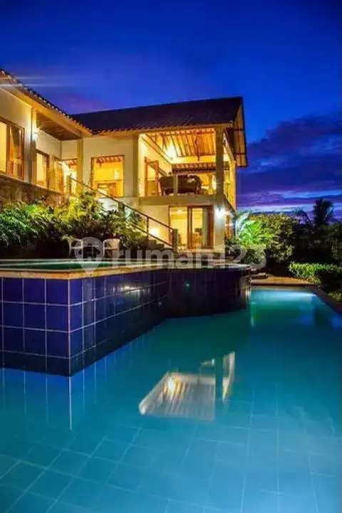 Villa Super Ocean View 4 Kamar Tidur di Area Premium Lovina