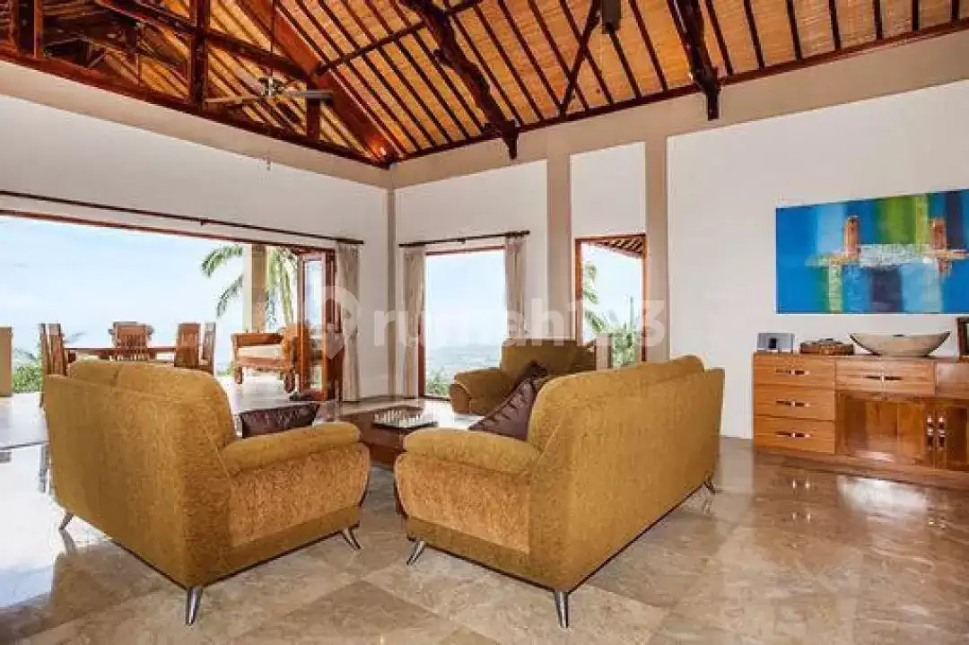 Villa Super Ocean View 4 Kamar Tidur di Area Premium Lovina