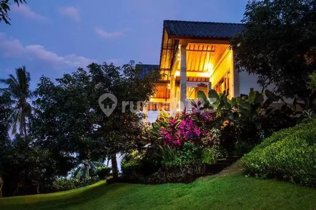 Villa Super Ocean View 4 Kamar Tidur di Area Premium Lovina