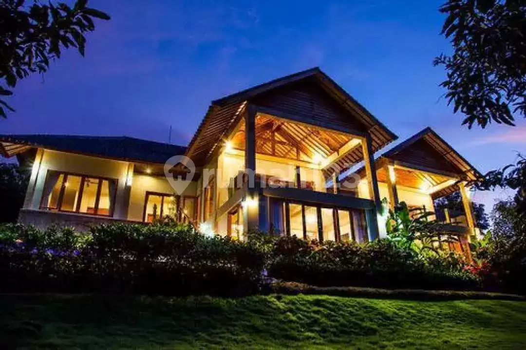 Villa Super Ocean View 4 Kamar Tidur di Area Premium Lovina