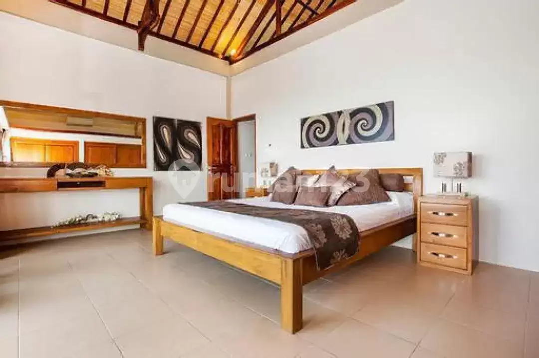 Villa Super Ocean View 4 Kamar Tidur di Area Premium Lovina