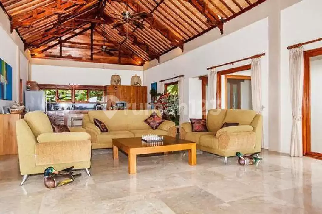 Villa Super Ocean View 4 Kamar Tidur di Area Premium Lovina