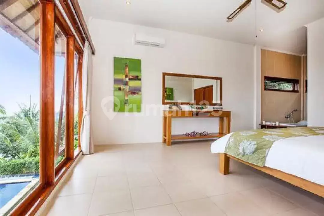 Villa Super Ocean View 4 Kamar Tidur di Area Premium Lovina