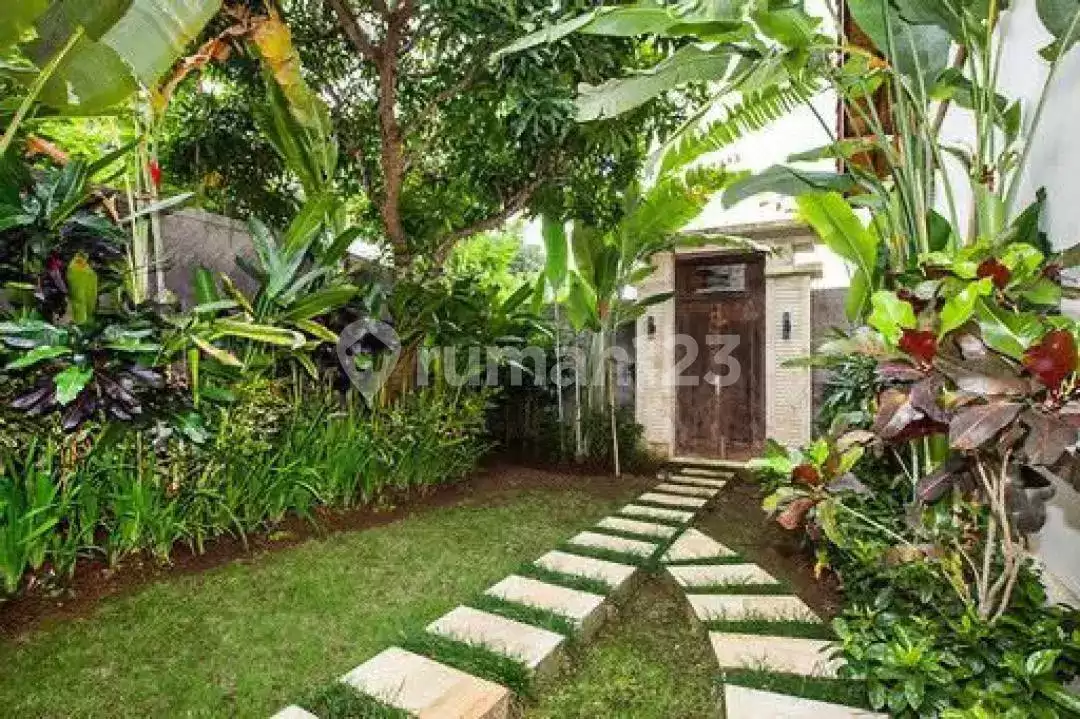 Villa Super Ocean View 4 Kamar Tidur di Area Premium Lovina