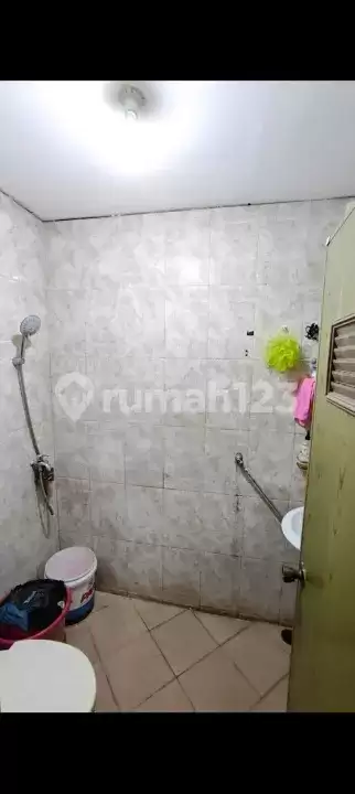 Rumah 2 Lantai 5 Kamar di Pusat Kota Singaraja Dekat Kantor Bupati