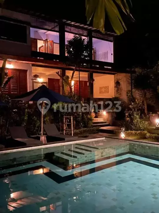 Villa Tropis Privat 3 Kamar Tidur di Area Potensial