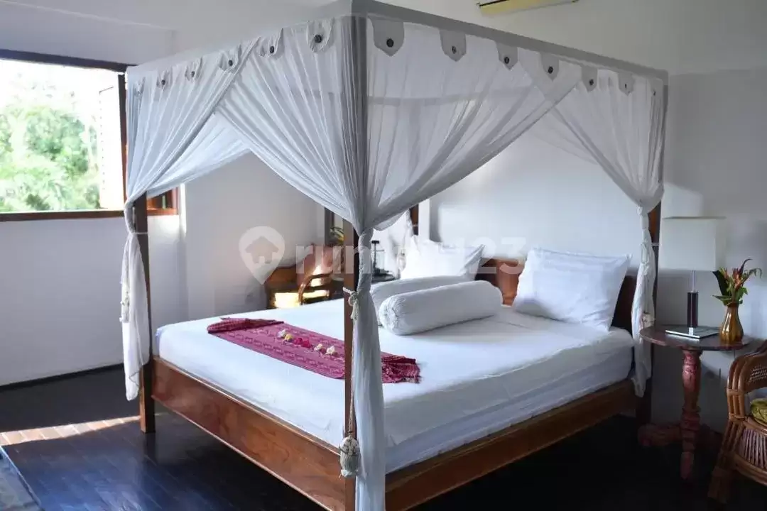 Villa Tropis Privat 3 Kamar Tidur di Area Potensial
