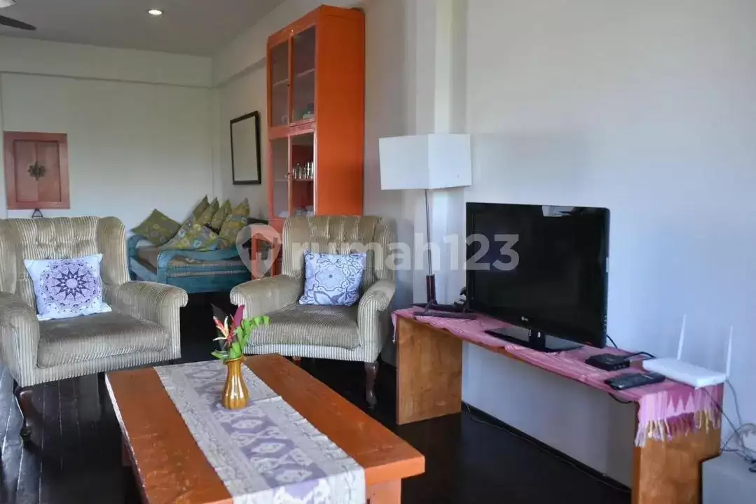 Villa Tropis Privat 3 Kamar Tidur di Area Potensial
