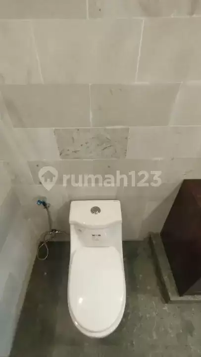 Villa Modern 5 Kamar Tidur Cocok untuk Hunian Pribadi dan Bisnis Dekat Pusat Lovina