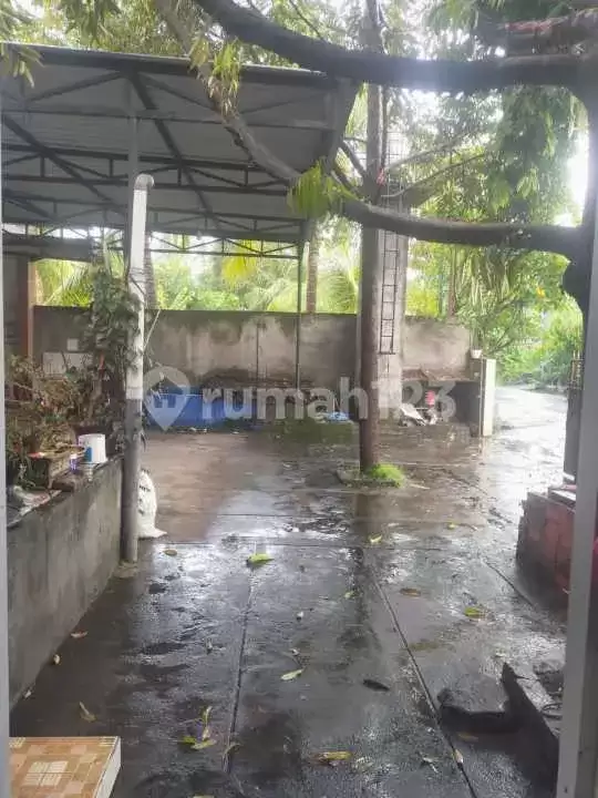 Rumah 8 Kamar Tidur Walking Distance ke Pantai dan Pepito di Lovina