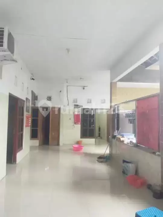 Rumah 8 Kamar Tidur Walking Distance ke Pantai dan Pepito di Lovina