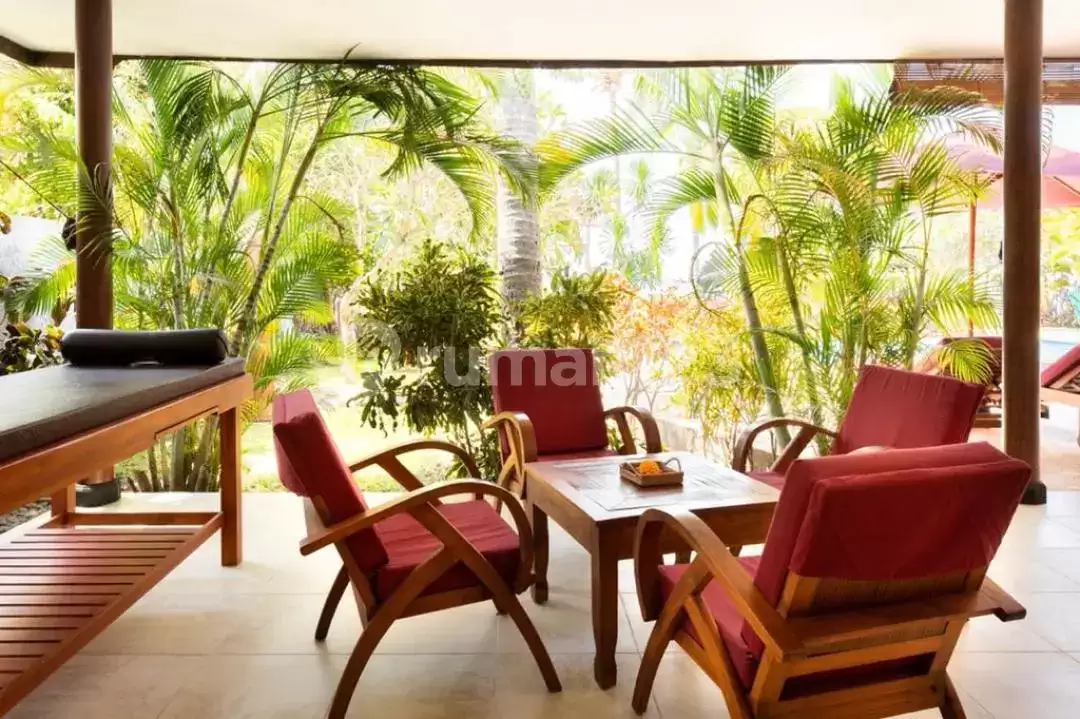 Villa Beachfront dengan Pemandangan Laut dan Sawah di Seririt, Bali Utara
