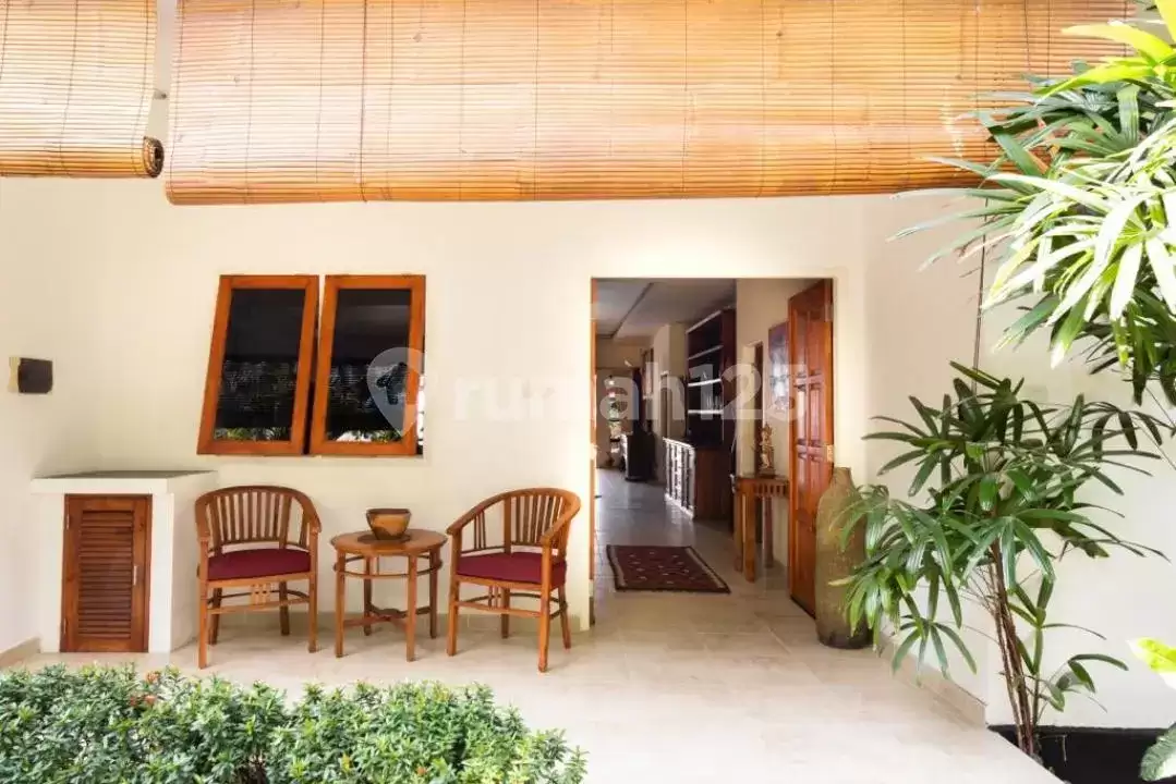 Villa Beachfront dengan Pemandangan Laut dan Sawah di Seririt, Bali Utara
