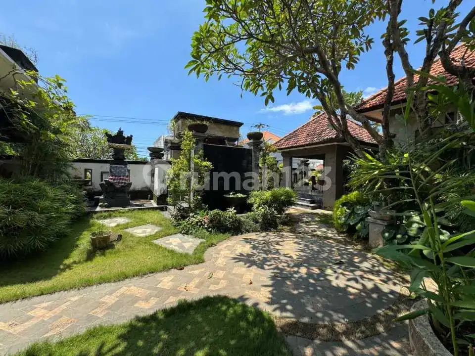 Villa Modern 7 Kamar Tidur di Area Potensial Singaraja, Bali Utara