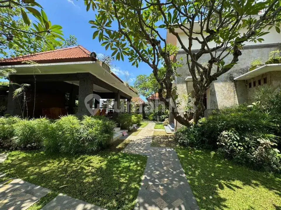 Villa Modern 7 Kamar Tidur di Area Potensial Singaraja, Bali Utara