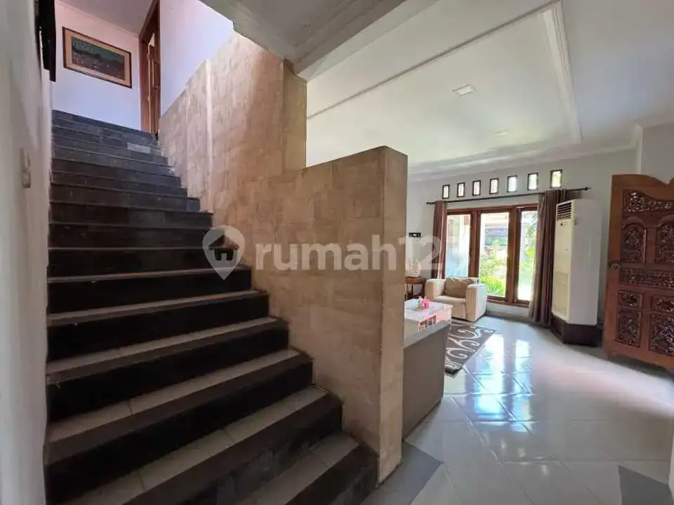 Villa Modern 7 Kamar Tidur di Area Potensial Singaraja, Bali Utara