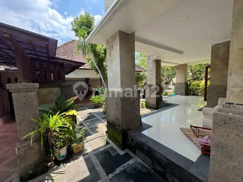 Villa Modern 7 Kamar Tidur di Area Potensial Singaraja, Bali Utara