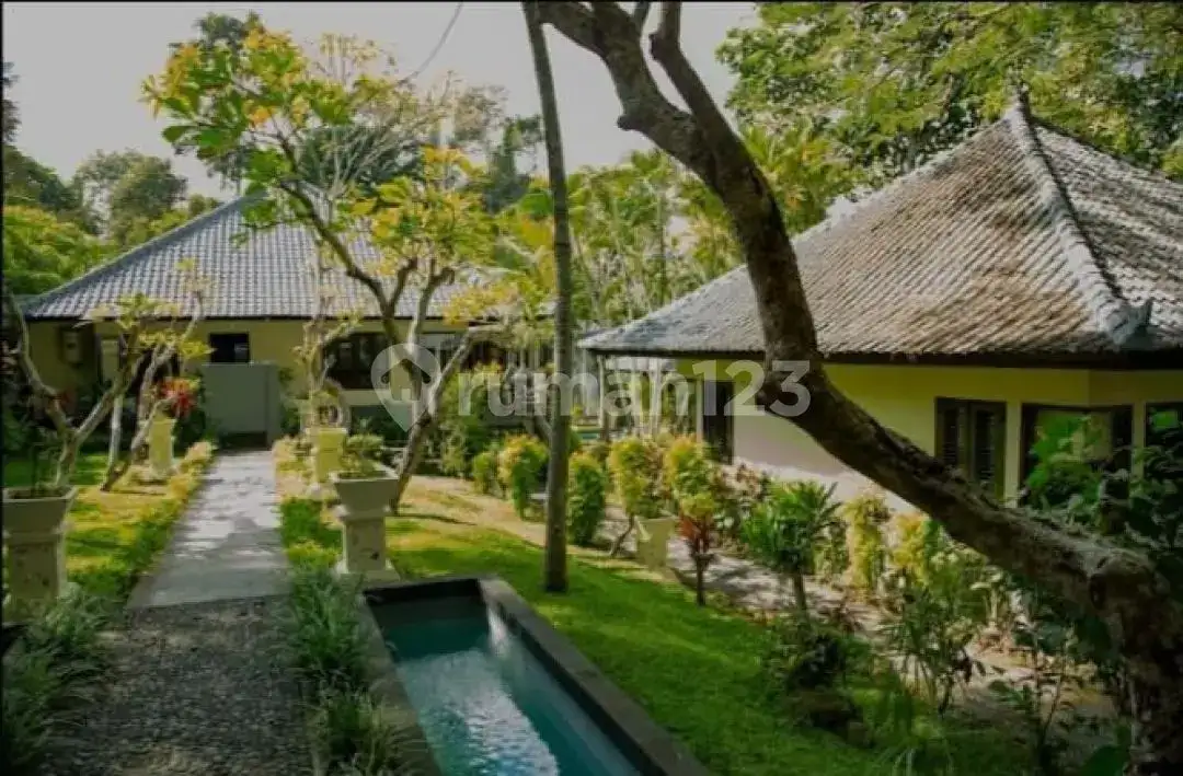 Villa Riverside Eksklusif 6 Kamar Tidur di Tanah Lot dengan Suasana Tenang dan Mewah