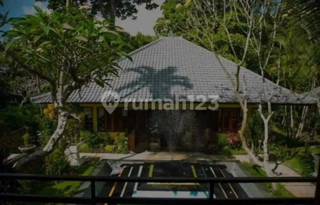 Villa Riverside Eksklusif 6 Kamar Tidur di Tanah Lot dengan Suasana Tenang dan Mewah