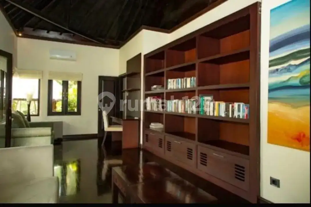Villa Riverside Eksklusif 6 Kamar Tidur di Tanah Lot dengan Suasana Tenang dan Mewah