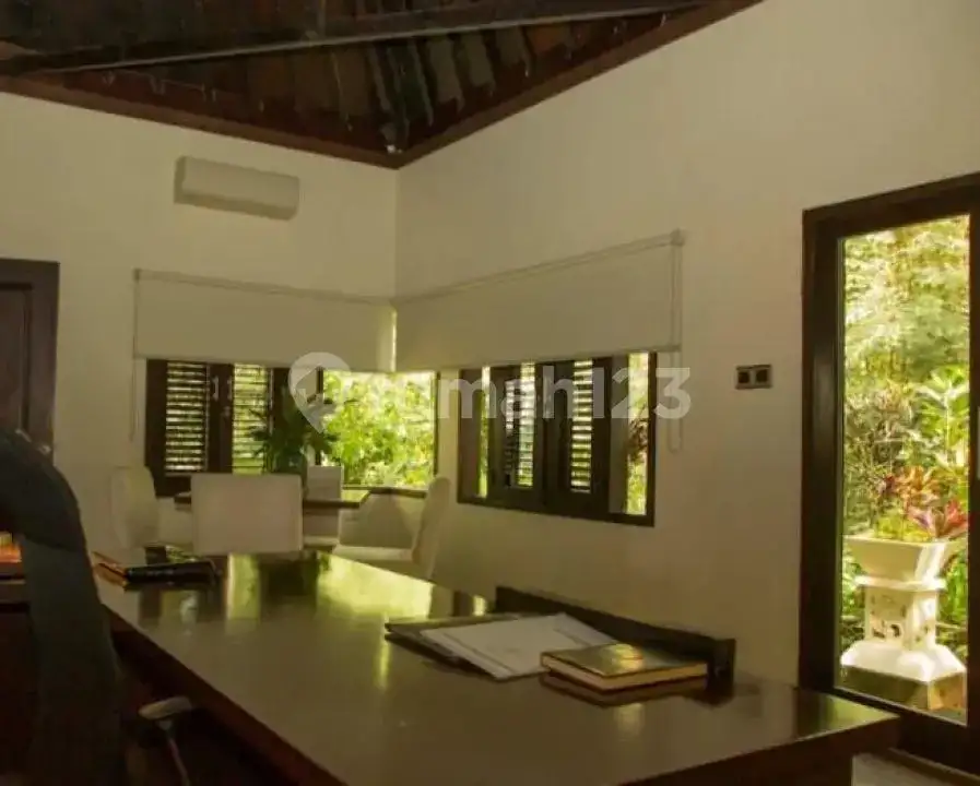 Villa Riverside Eksklusif 6 Kamar Tidur di Tanah Lot dengan Suasana Tenang dan Mewah