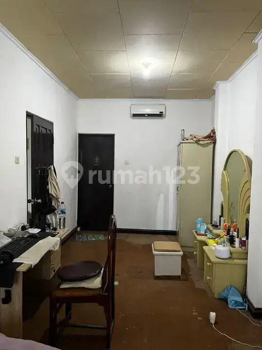 Villa Modern 2 Lantai di Denpasar Timur Dekat Pantai Padang Galak