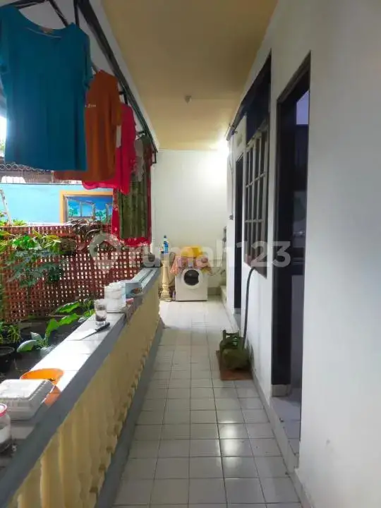 Villa Modern 2 Lantai di Denpasar Timur Dekat Pantai Padang Galak